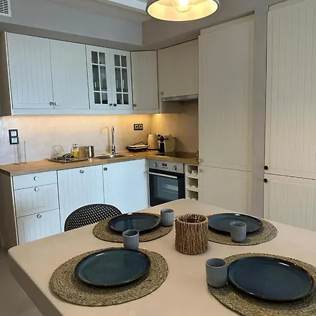 Apartment Elements - Air & Water By Hostandros